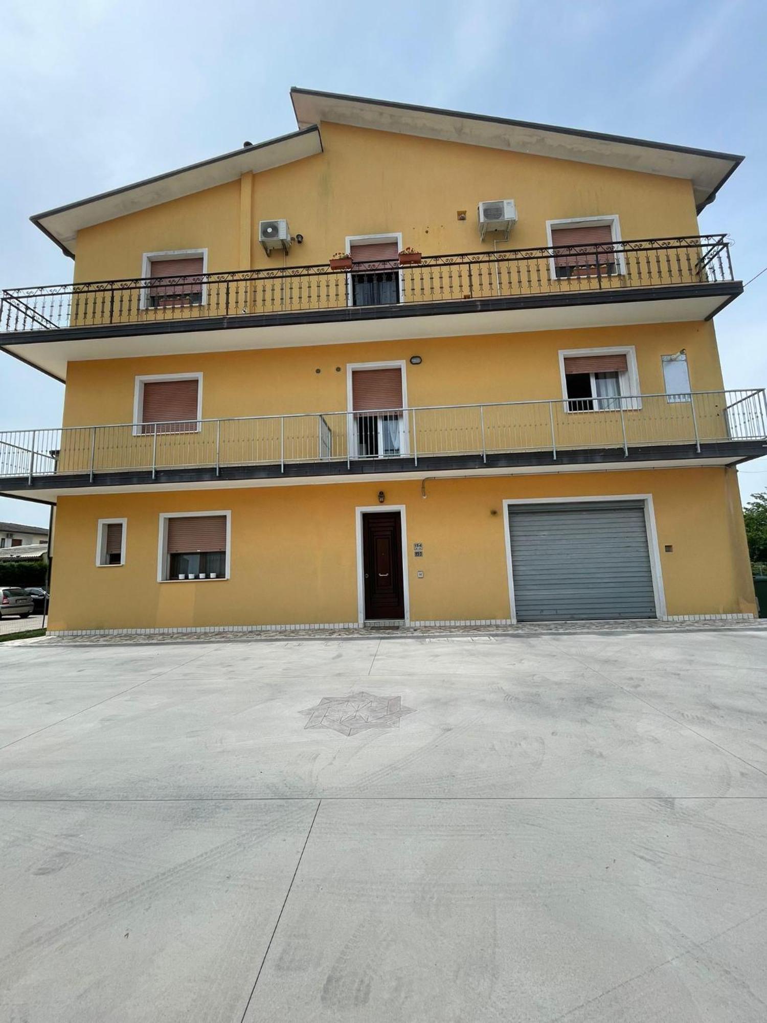 Appartamenti Nonna Rosa Taglio Di Po Bagian luar foto